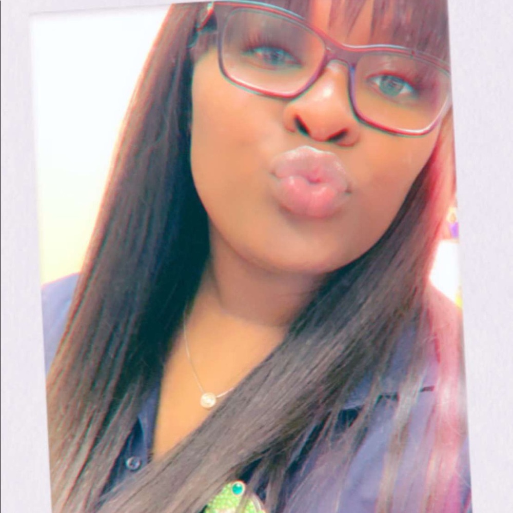 Meet your Posher, Nickeya